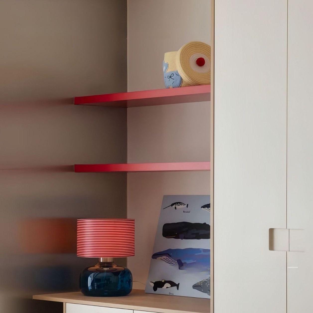 미드센추리 스테인드글라스 테이블 램프 바우하우스 스타일 - Century Textile & Sewing Supply Photos 리뷰 및 가격
